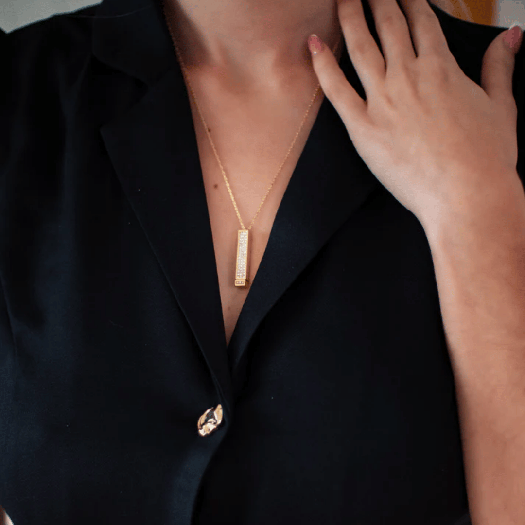 Collana con barra nascosta 3D "Ama te stesso prima di tutto"